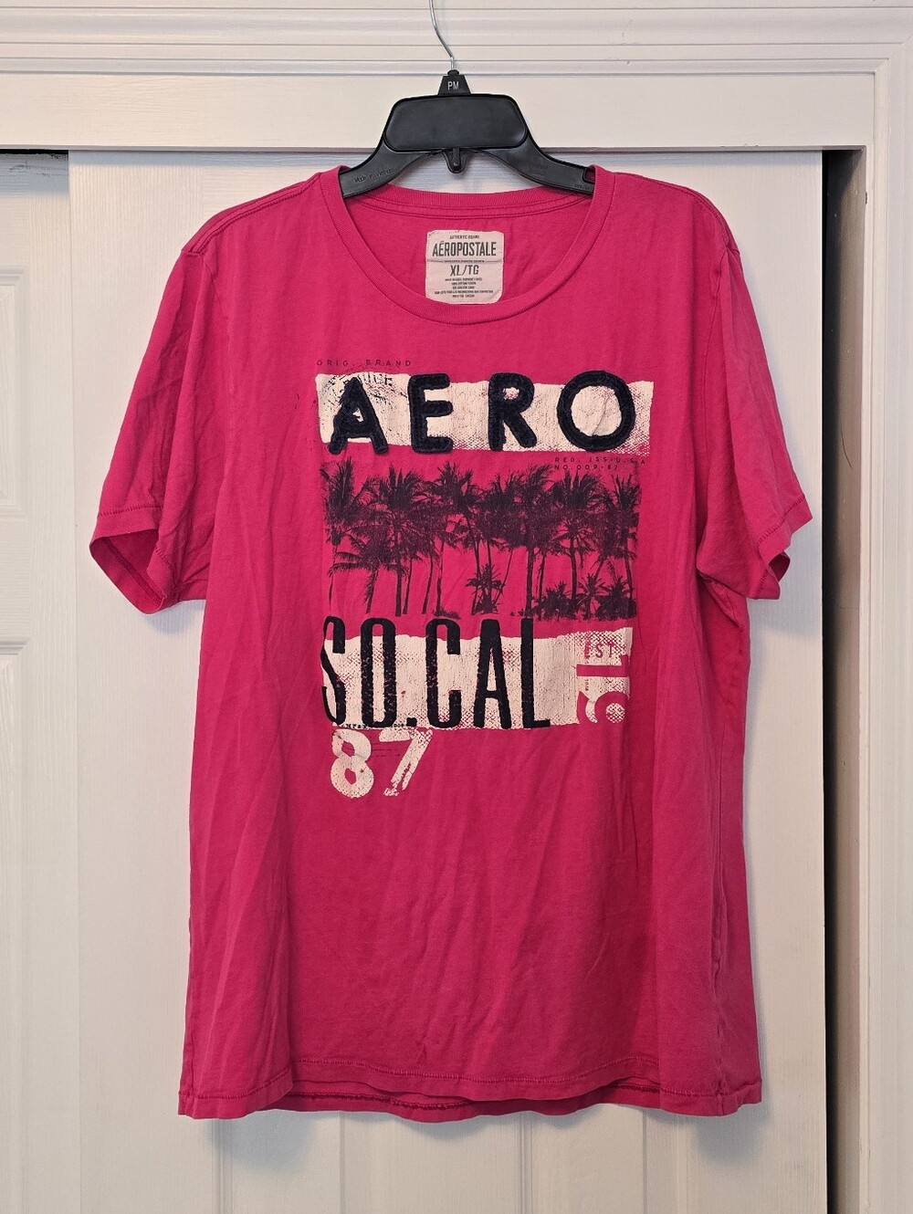 Aeropostale Hot Pink SO.CAL Graphic Tee with Palm Print